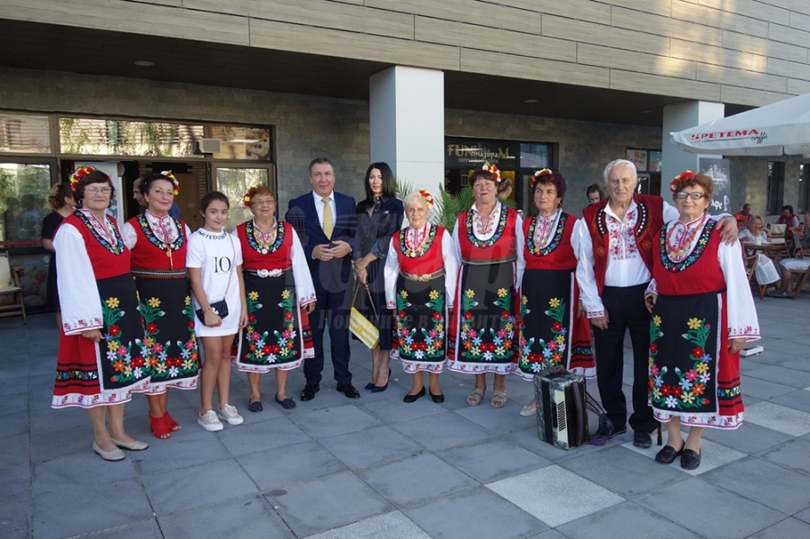 Кметът Николай Димитров откри фестивала „Есен в Несебър”